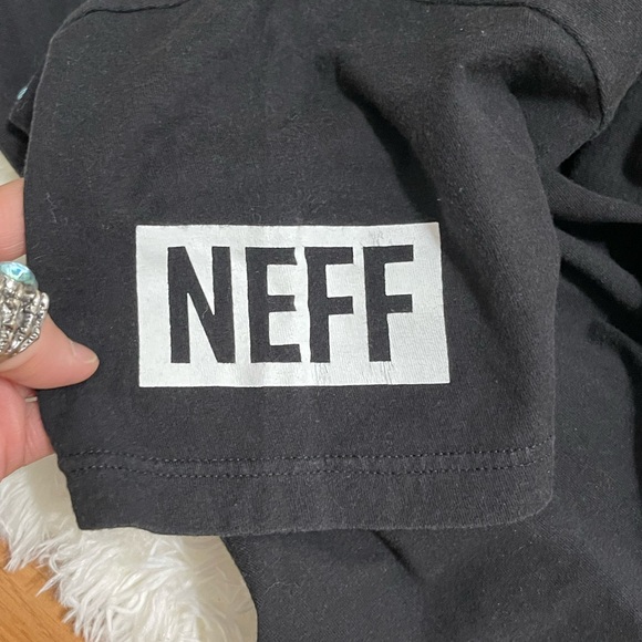 EUC Men’s Size Medium Neff X Disney Limited Edition Cotton Tee In Black/Floral - Picture 10 of 11